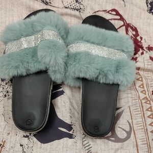 Rhinestone Pom Faux Fur Slide Slippers - Sage Green